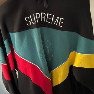 Supreme world famous hoodie